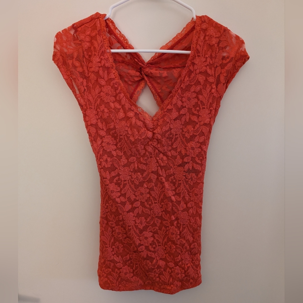DONATING FRIDAY Open Back Lace Top